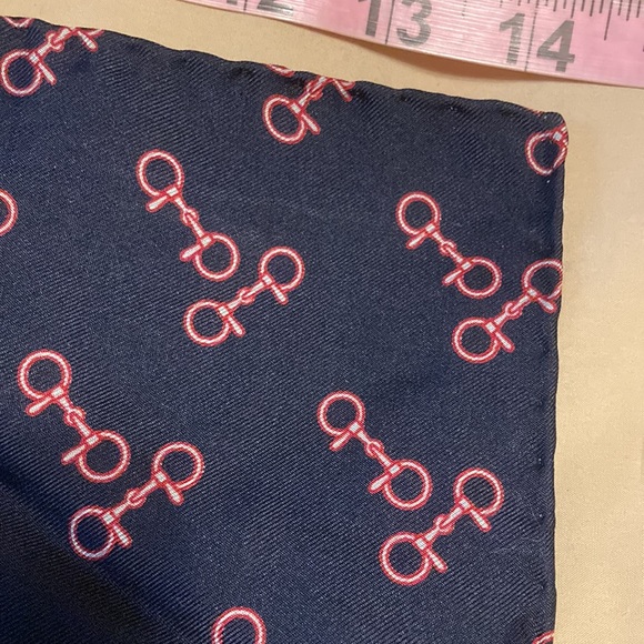 Gucci pocket square - Picture 3 of 5